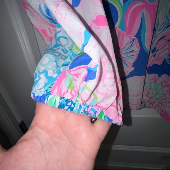 Lilly Pulitzer Silk Floral Print 1/4 Button Front Lightweight Blouse Top - Picture 2 of 8